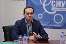 Артем Давыдов представляет доклад «Молодёжные стартапы»