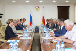 Встреча делегации «Газпром промгаз» с Президентом Республики Южная Осетия Леонидом Тибиловым