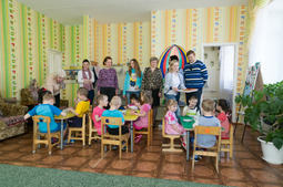 Во время концерта воспитанники детского дома танцевали, играли на музыкальных инструментах