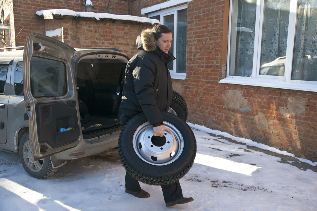 Сотрудники Представительства в Орле взяли на себя организацию по покупке и доставке зимних шин